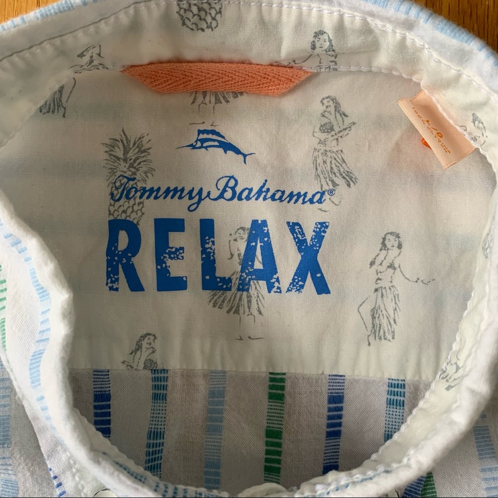 Tommy Bahama Hawaiian shirt. 100% Cotton Sz L